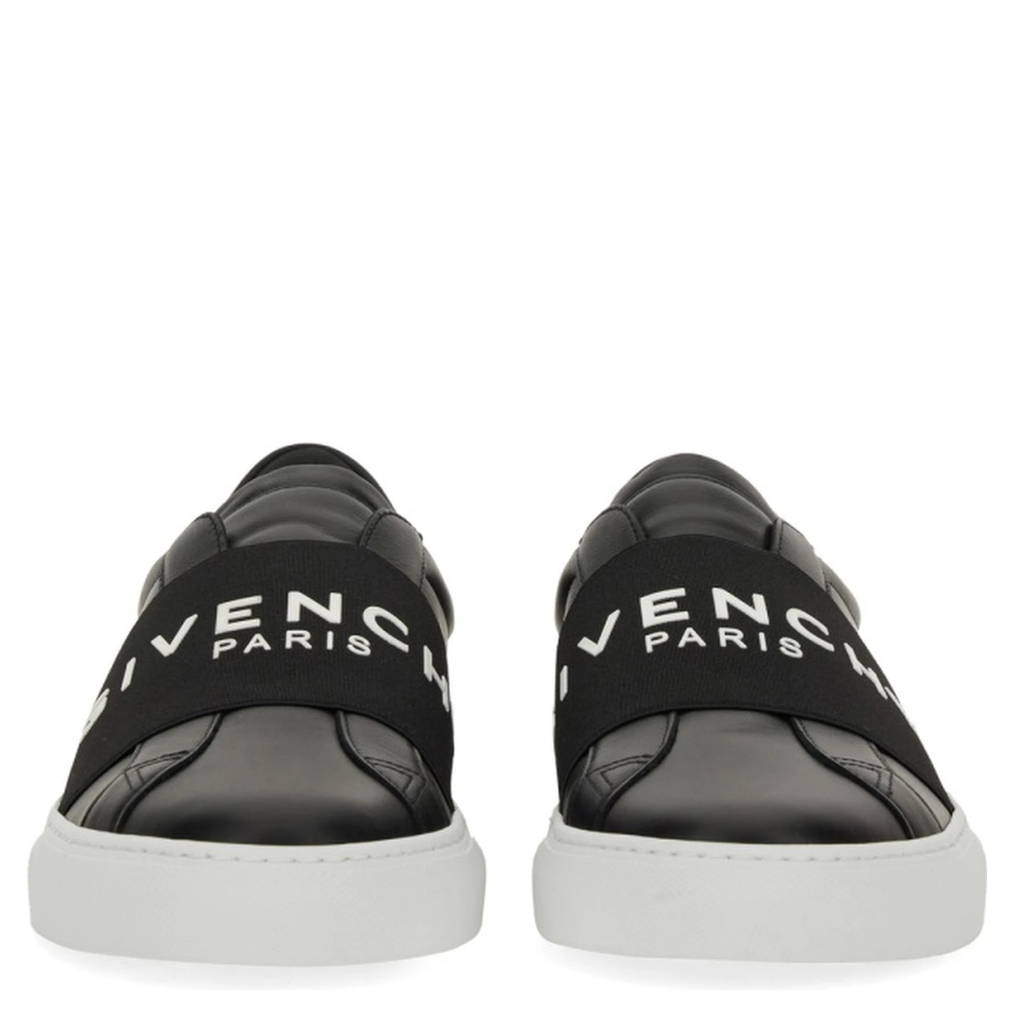 حذاء رياضي منخفض مع شعار