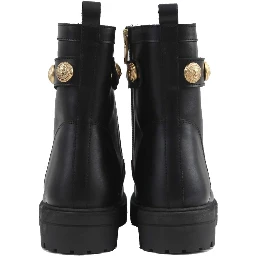 AMPHIBIAN WITH LACES