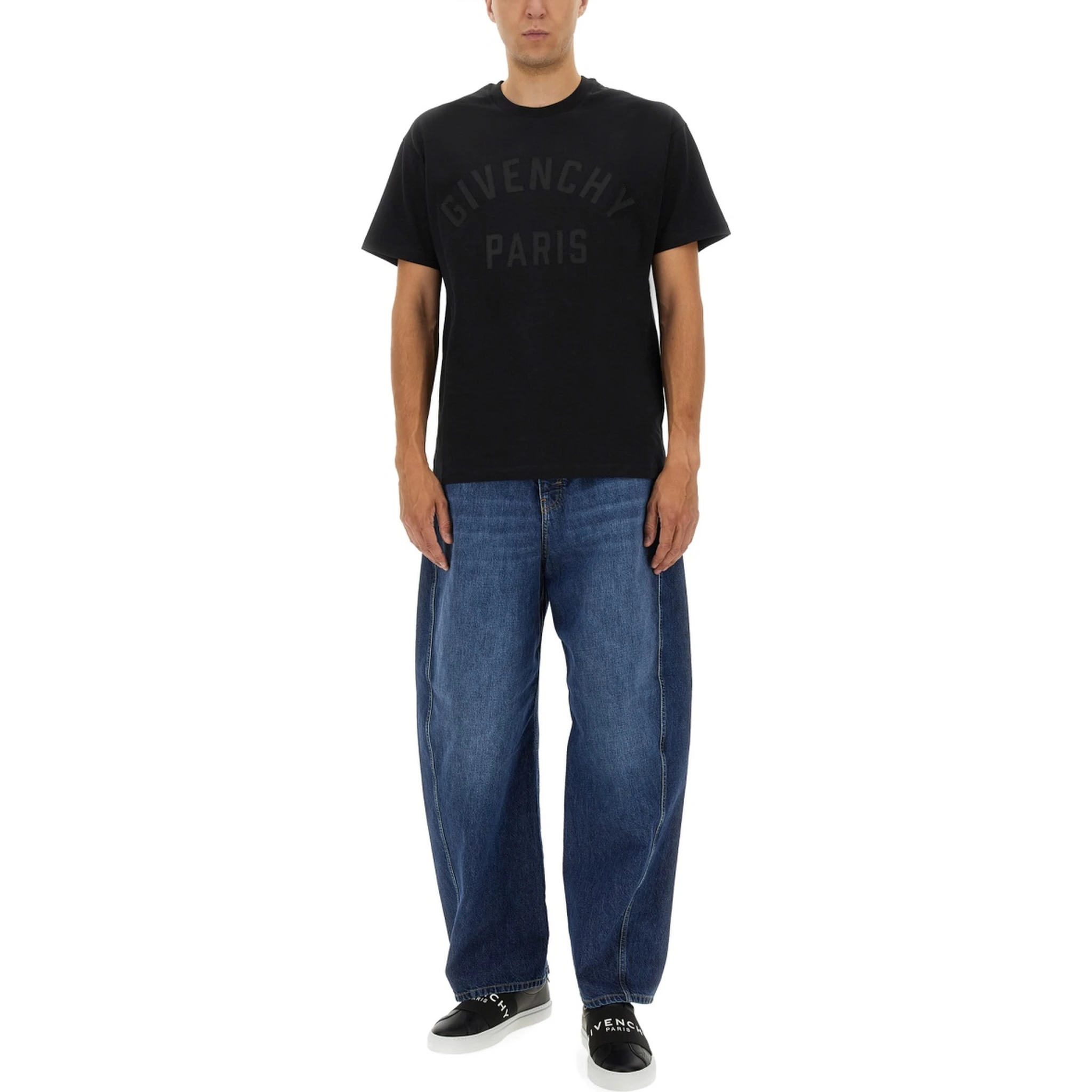 بنطال جينز باهت اللون