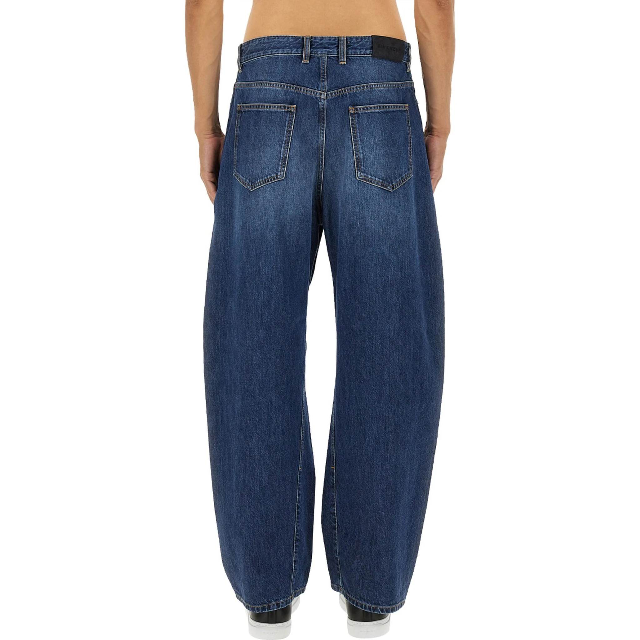 بنطال جينز باهت اللون