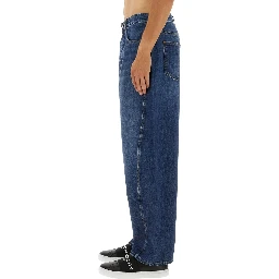 بنطال جينز باهت اللون