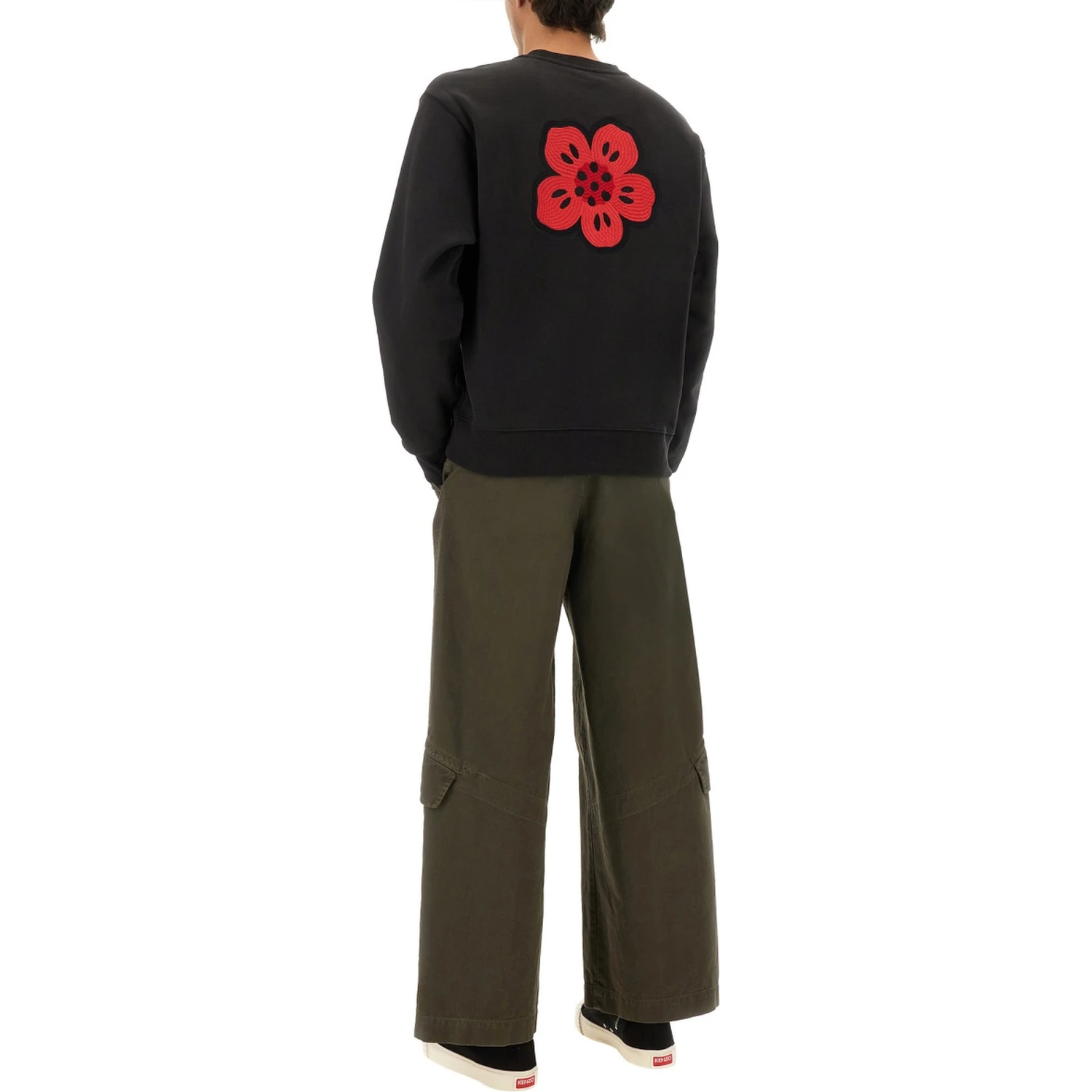 CLASSIC SWEATSHIRT.