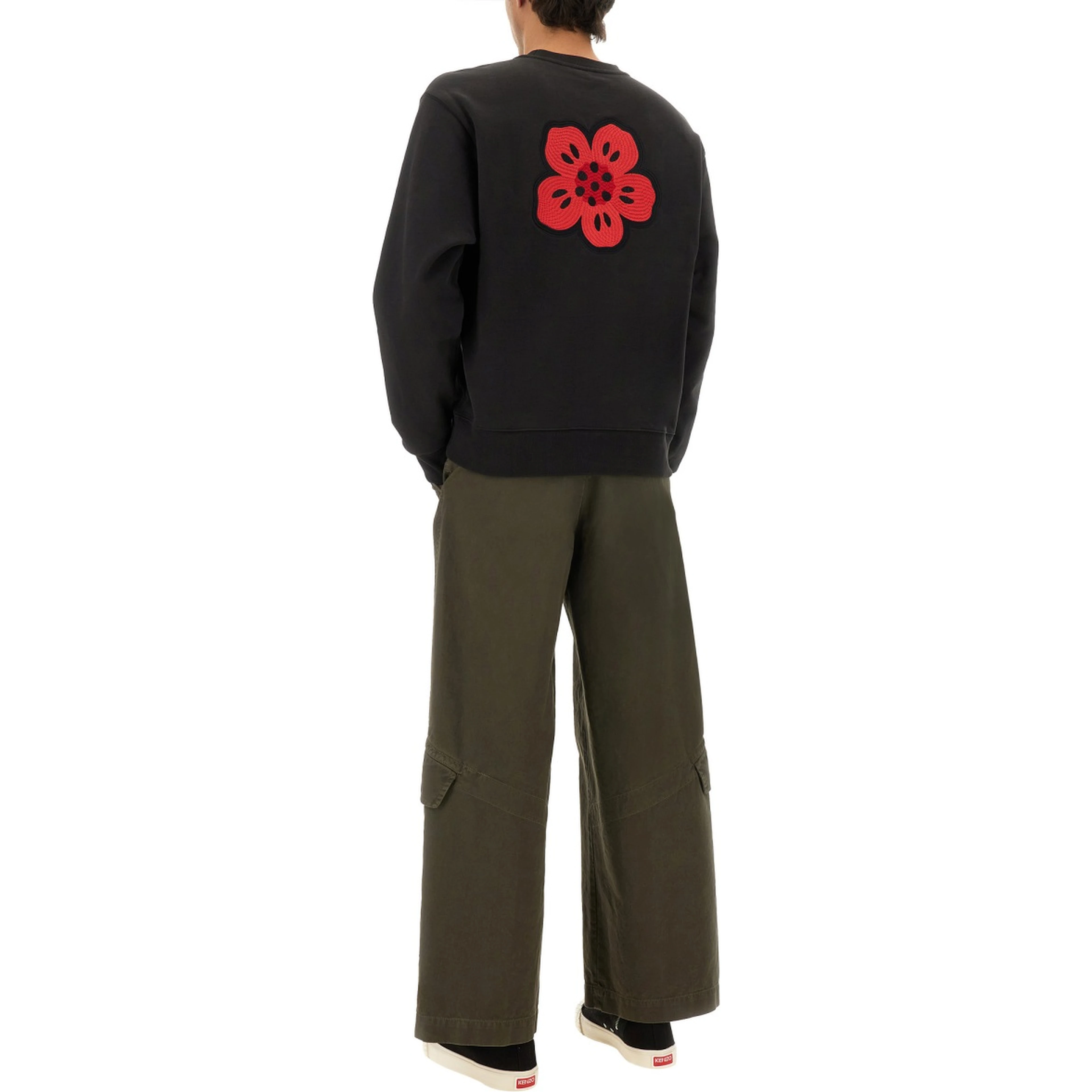 CLASSIC SWEATSHIRT.