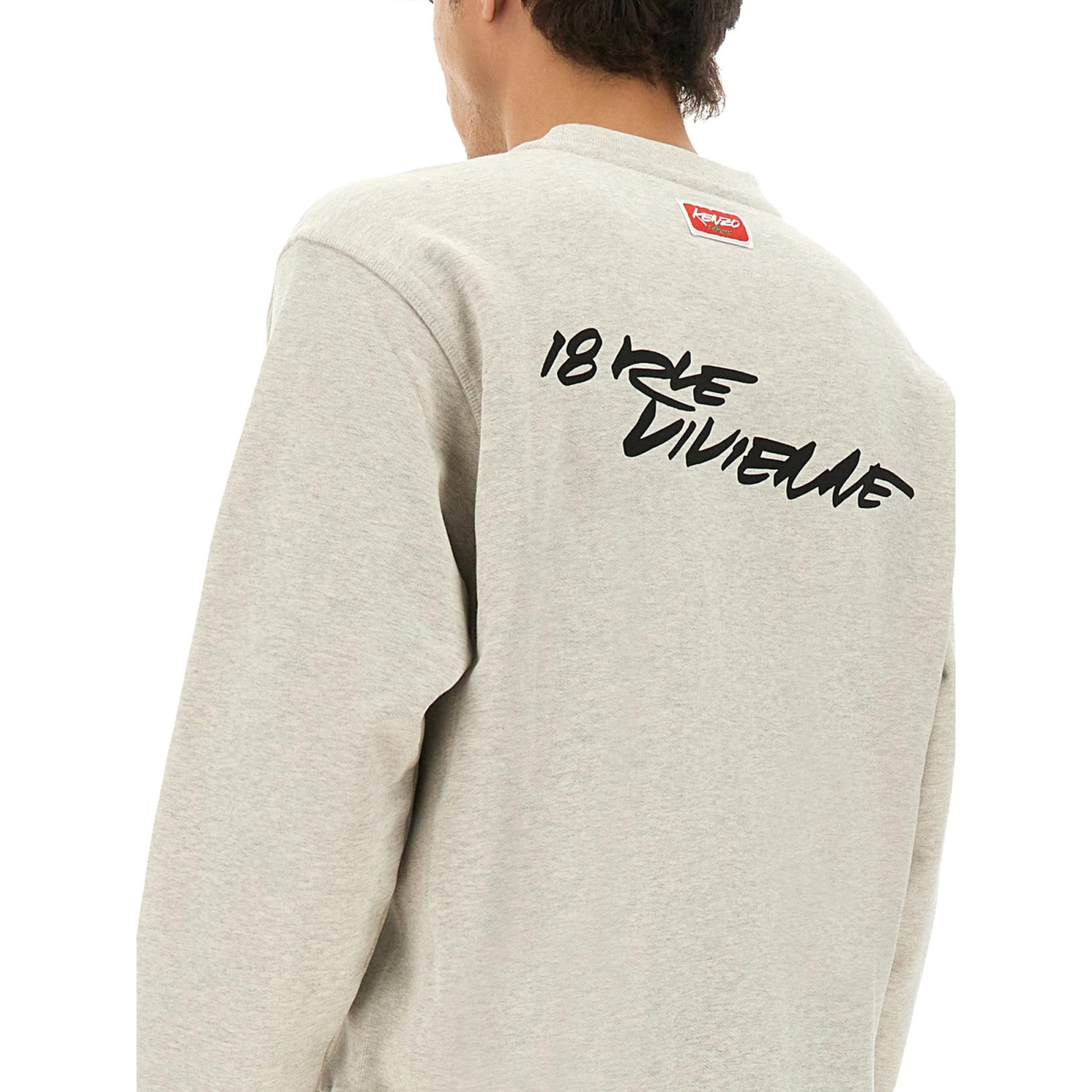 CLASSIC SWEATSHIRT.