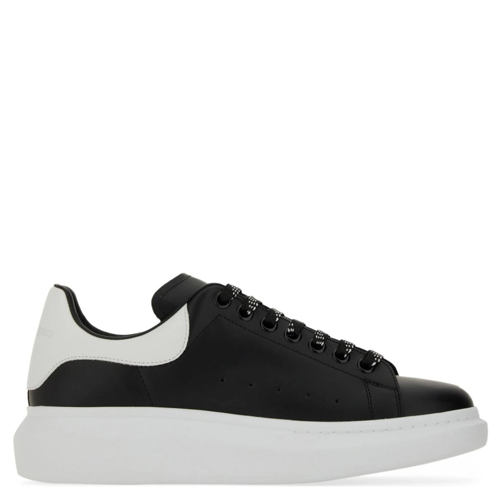 OVERSIZED SNEAKER