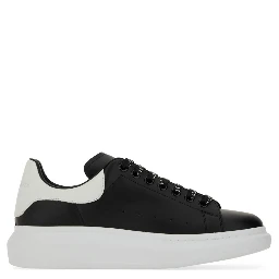 OVERSIZED SNEAKER