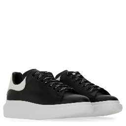 OVERSIZED SNEAKER