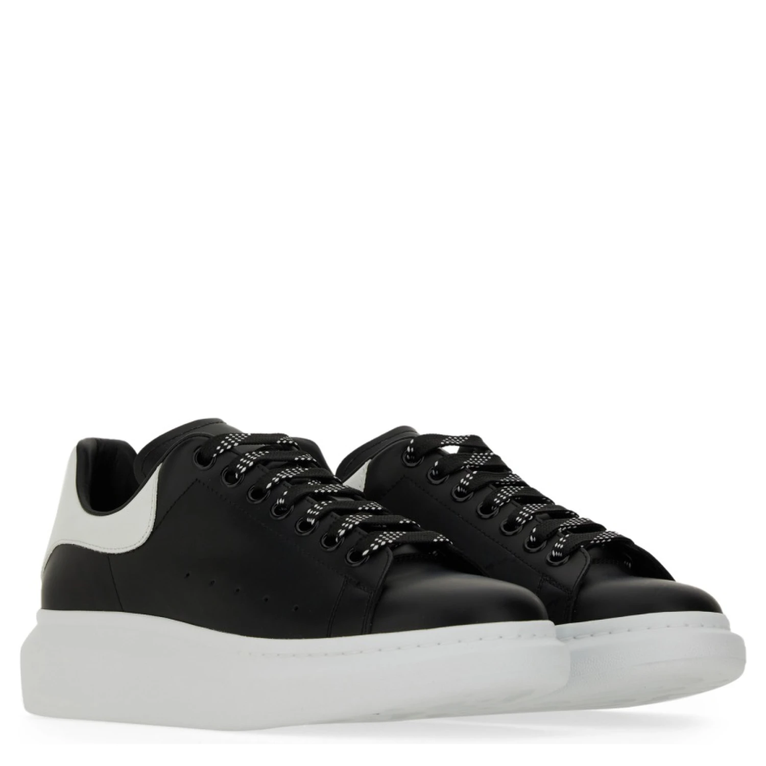 OVERSIZED SNEAKER