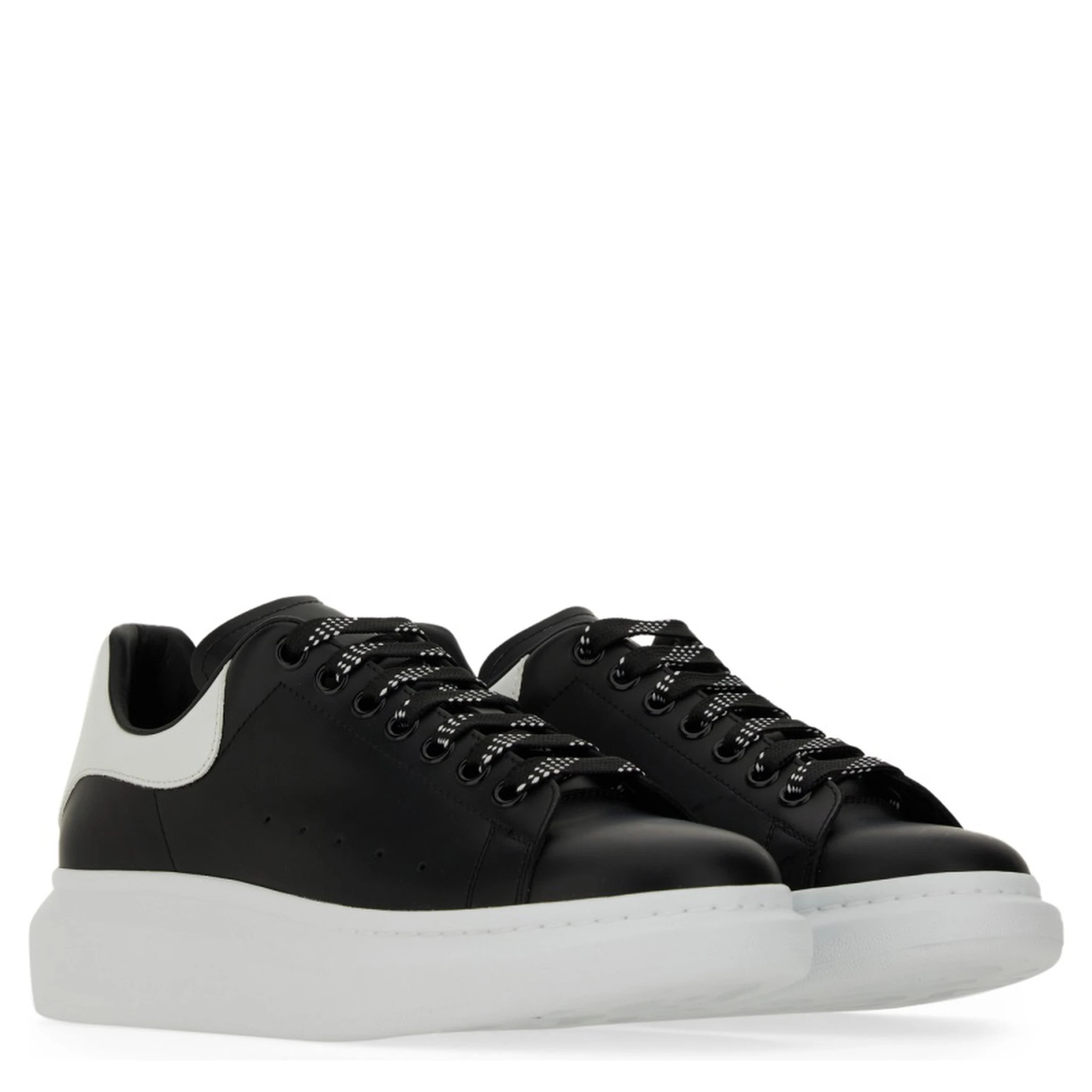 OVERSIZED SNEAKER