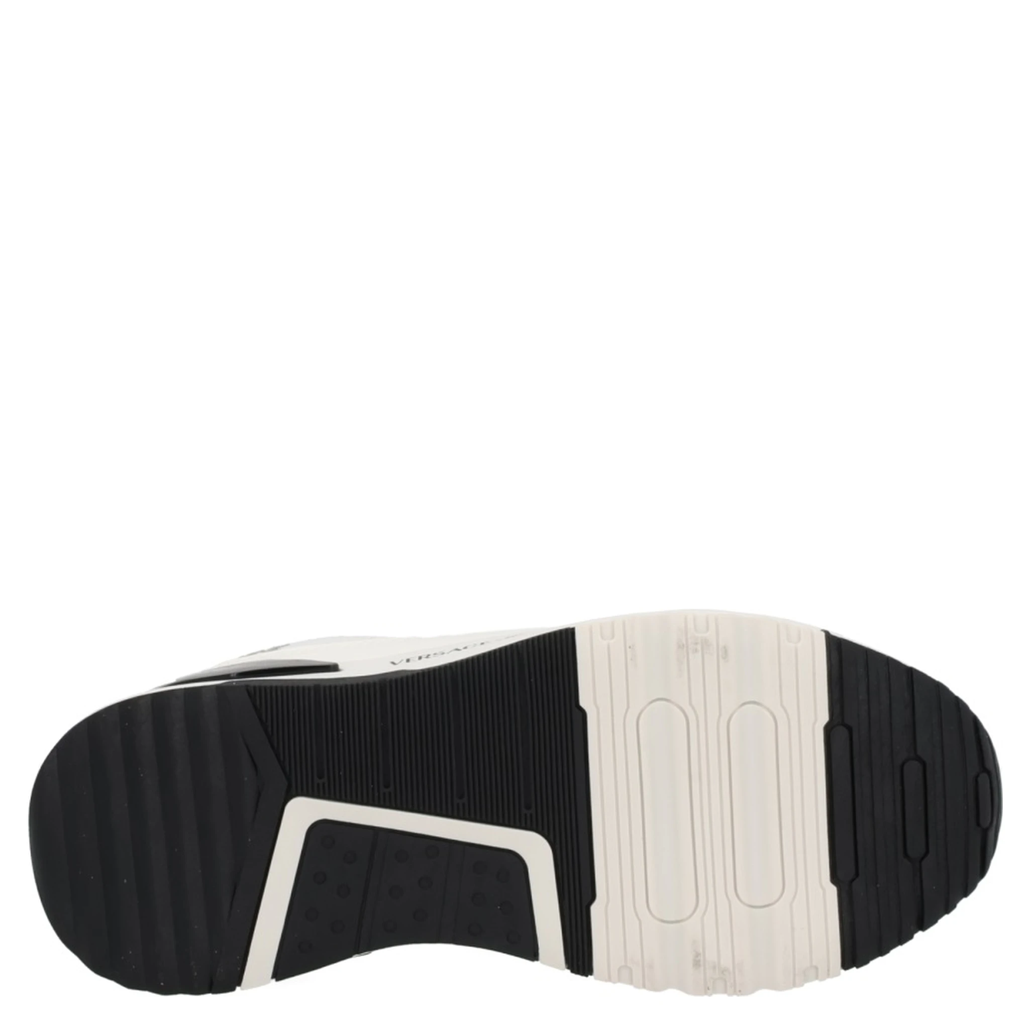 حذاء رياضي "ديناميكي"