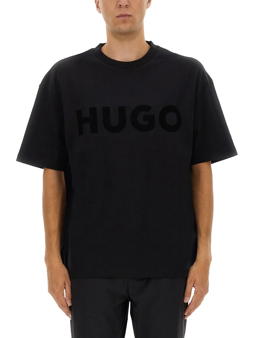 OVERSIZED LOGO T-SHIRT