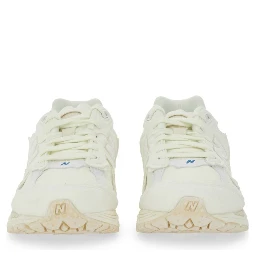 "2002R PROTECTION PACK" SNEAKER