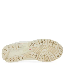 "2002R PROTECTION PACK" SNEAKER