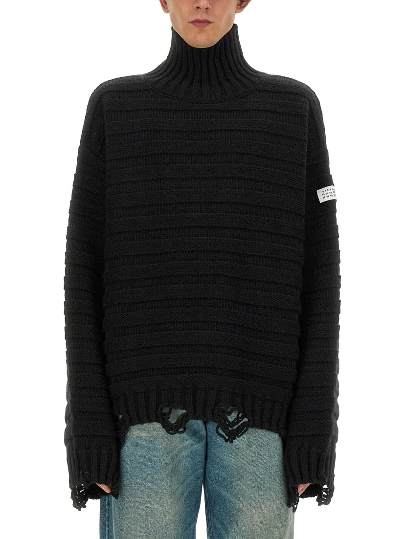 TURTLENECK SWEATER