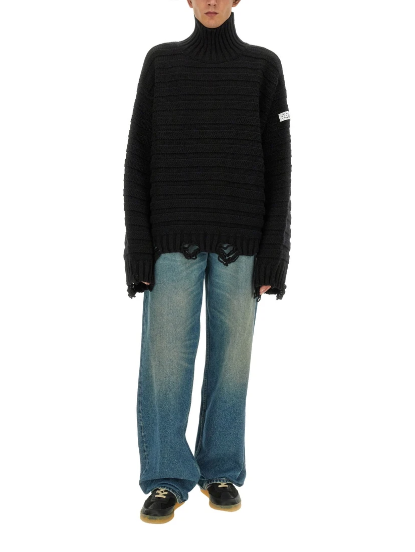 TURTLENECK SWEATER
