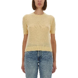 قميص بأكمام قصيرة