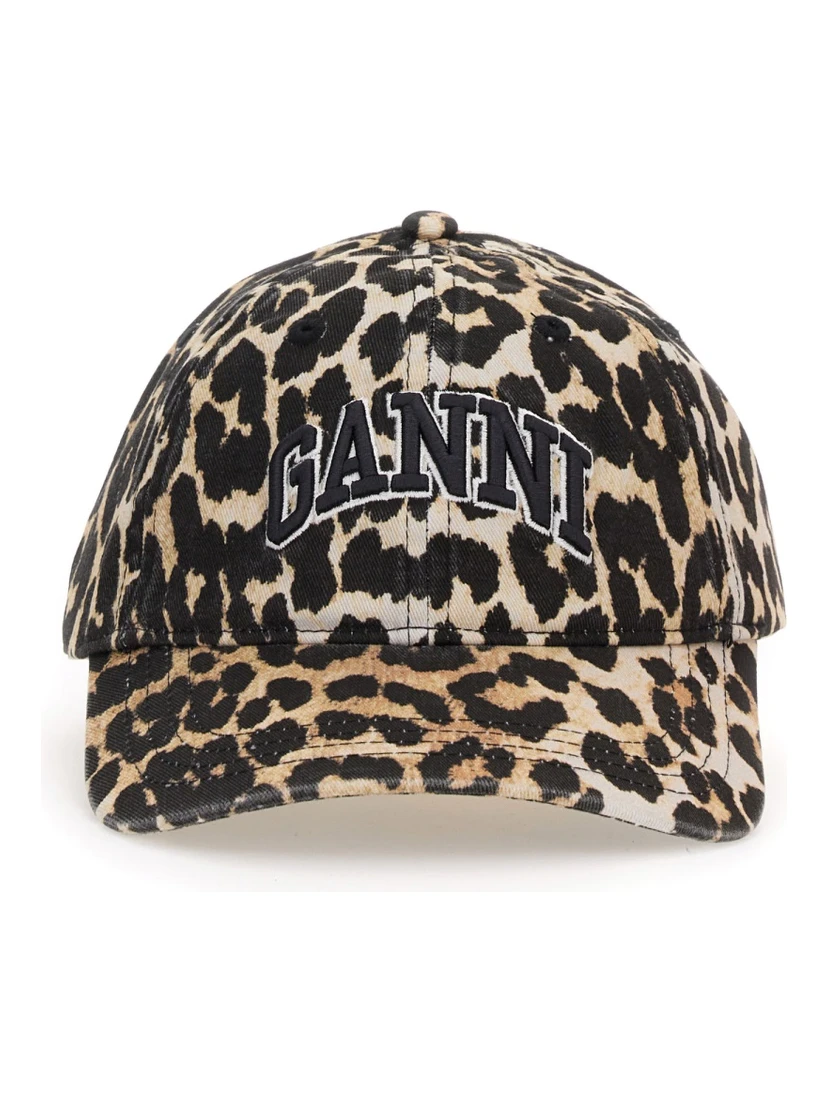 قبعة بيسبول بشعار