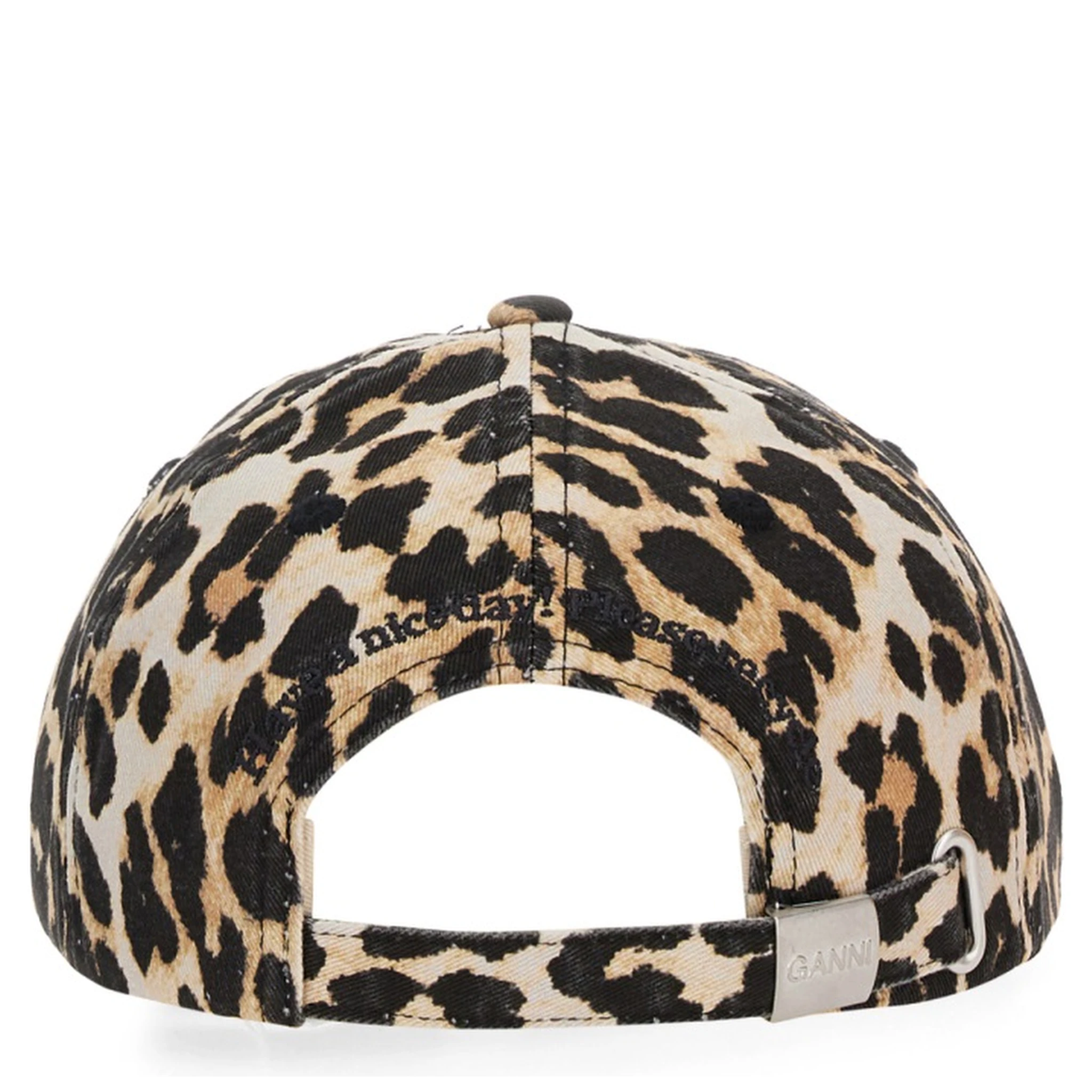 قبعة بيسبول بشعار