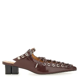 حذاء مفتوح من الخلف برباط