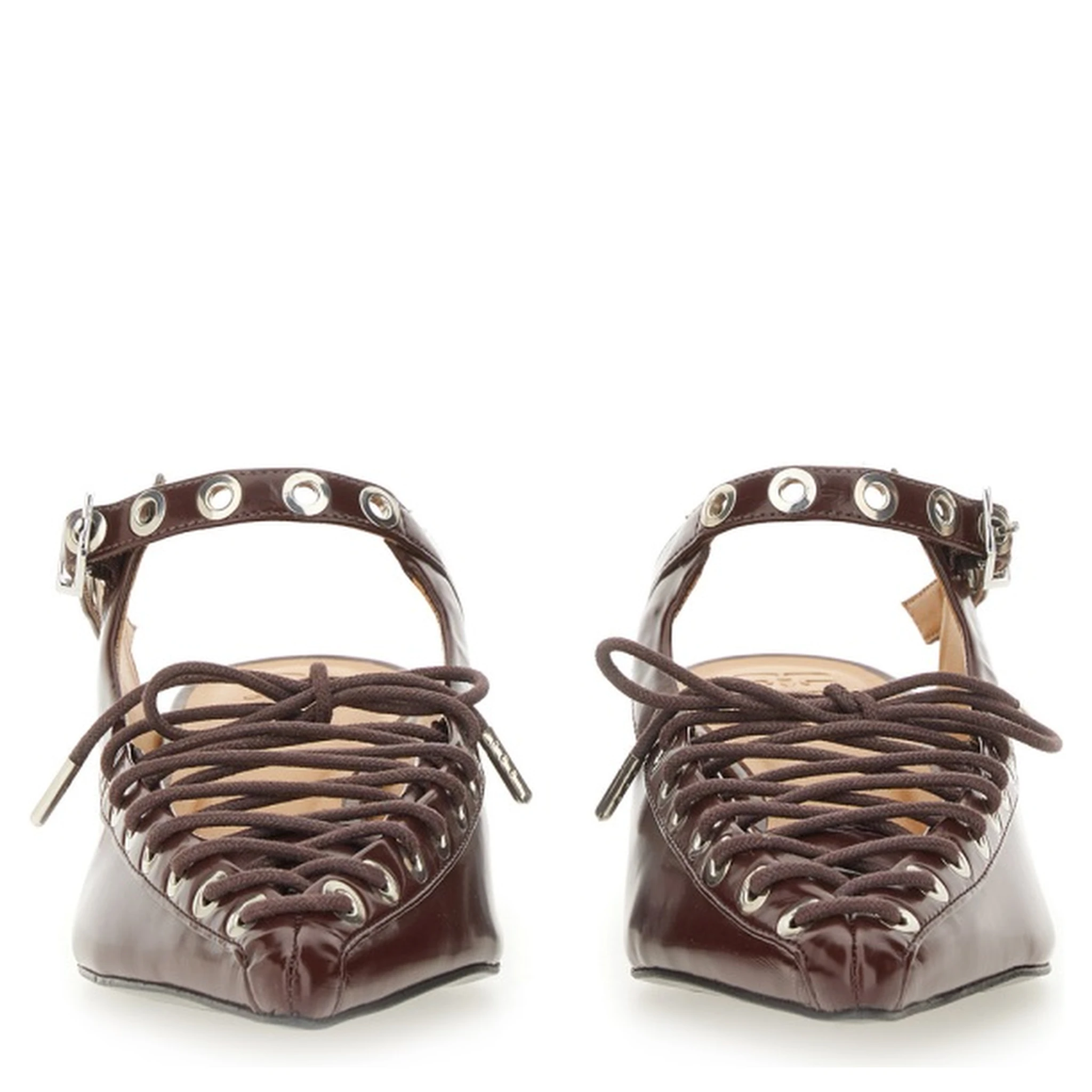 حذاء مفتوح من الخلف برباط