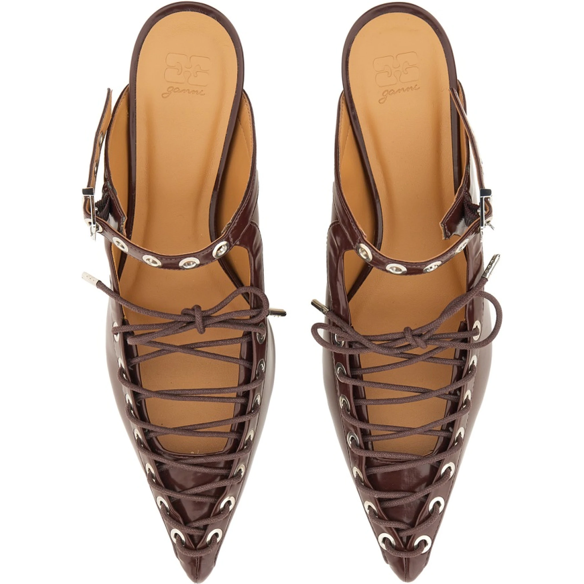 حذاء مفتوح من الخلف برباط