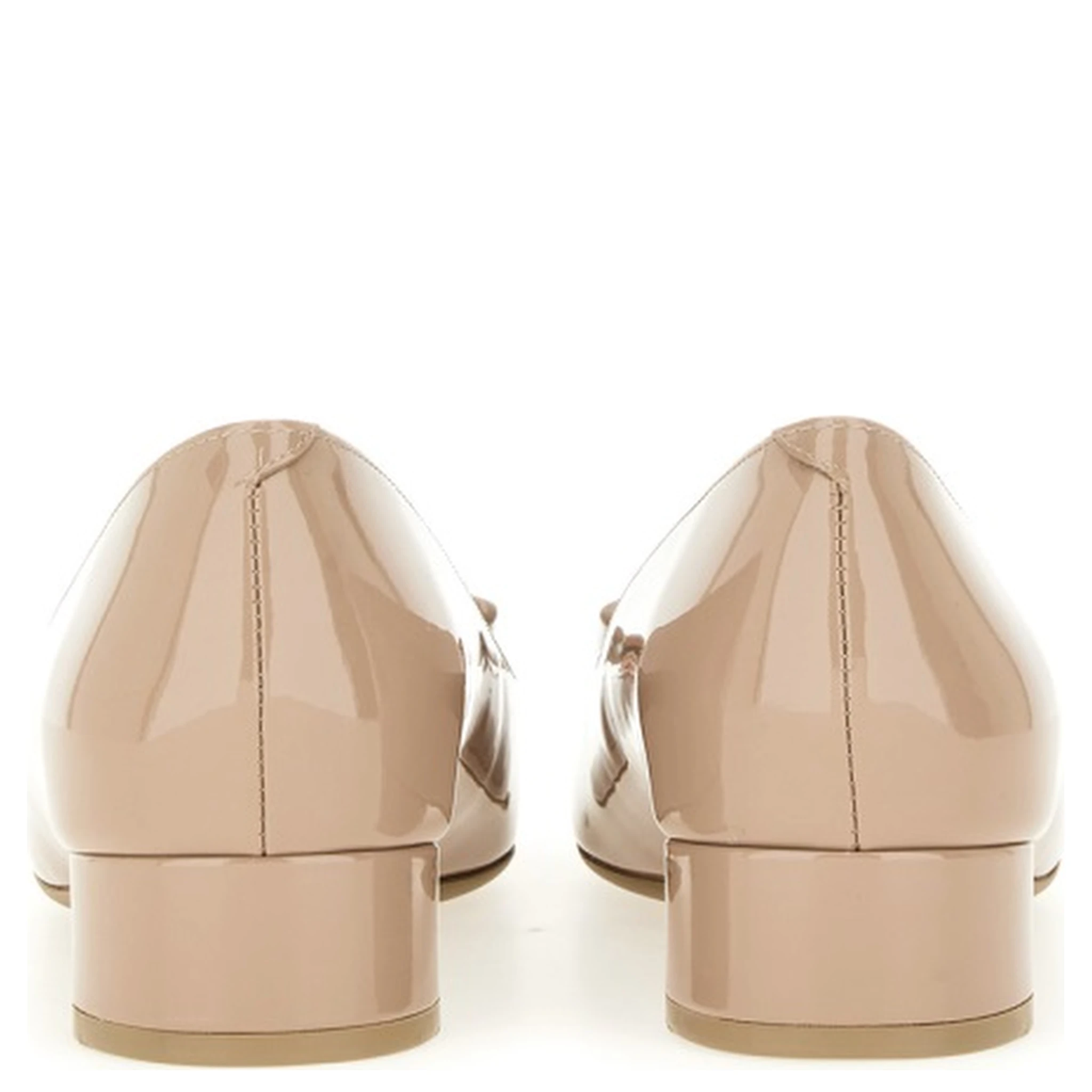 DÉCOLLETÉ "ROUNDY"