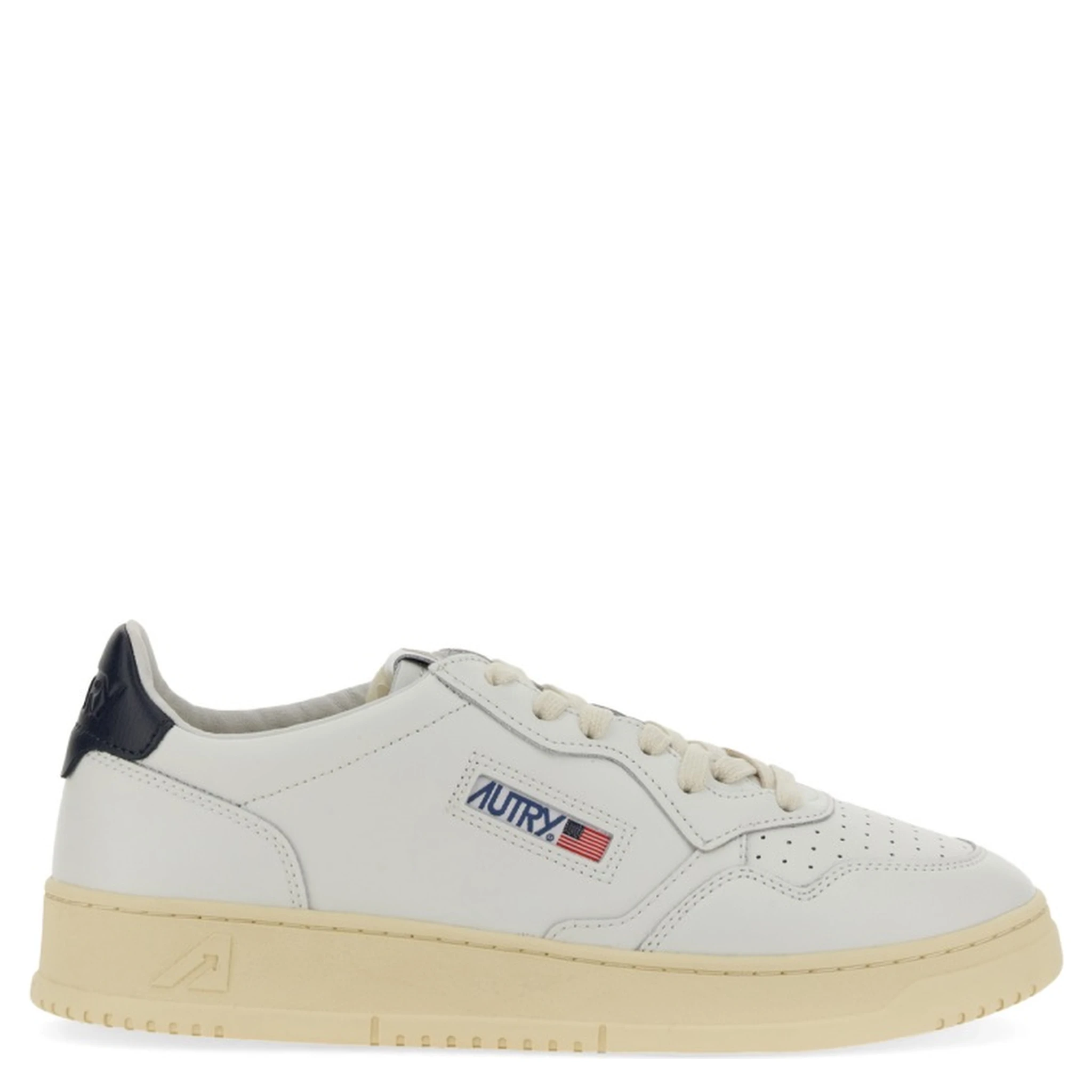 MEDALIST LOW SNEAKER