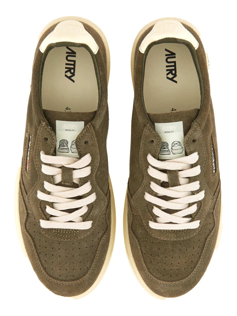 "MEDALIST LOW" SNEAKER