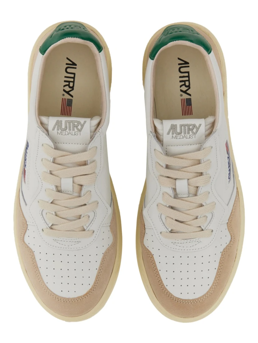 MEDALIST LOW SNEAKER