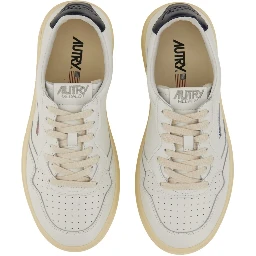 MEDALIST LOW SNEAKER