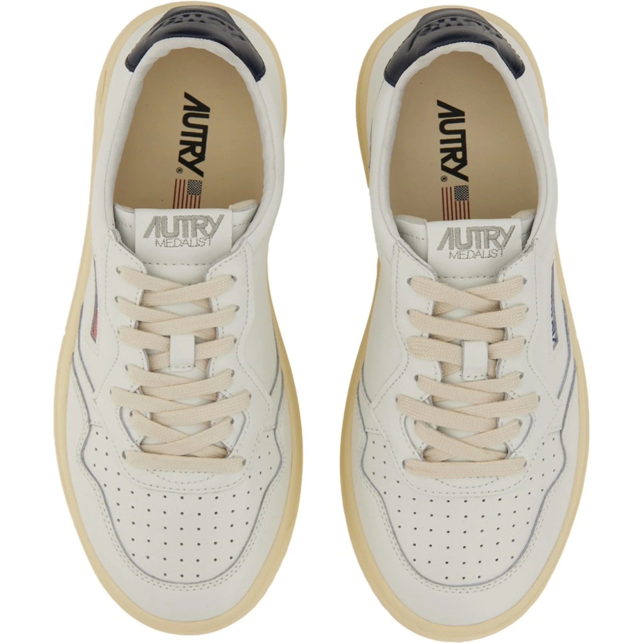 MEDALIST LOW SNEAKER