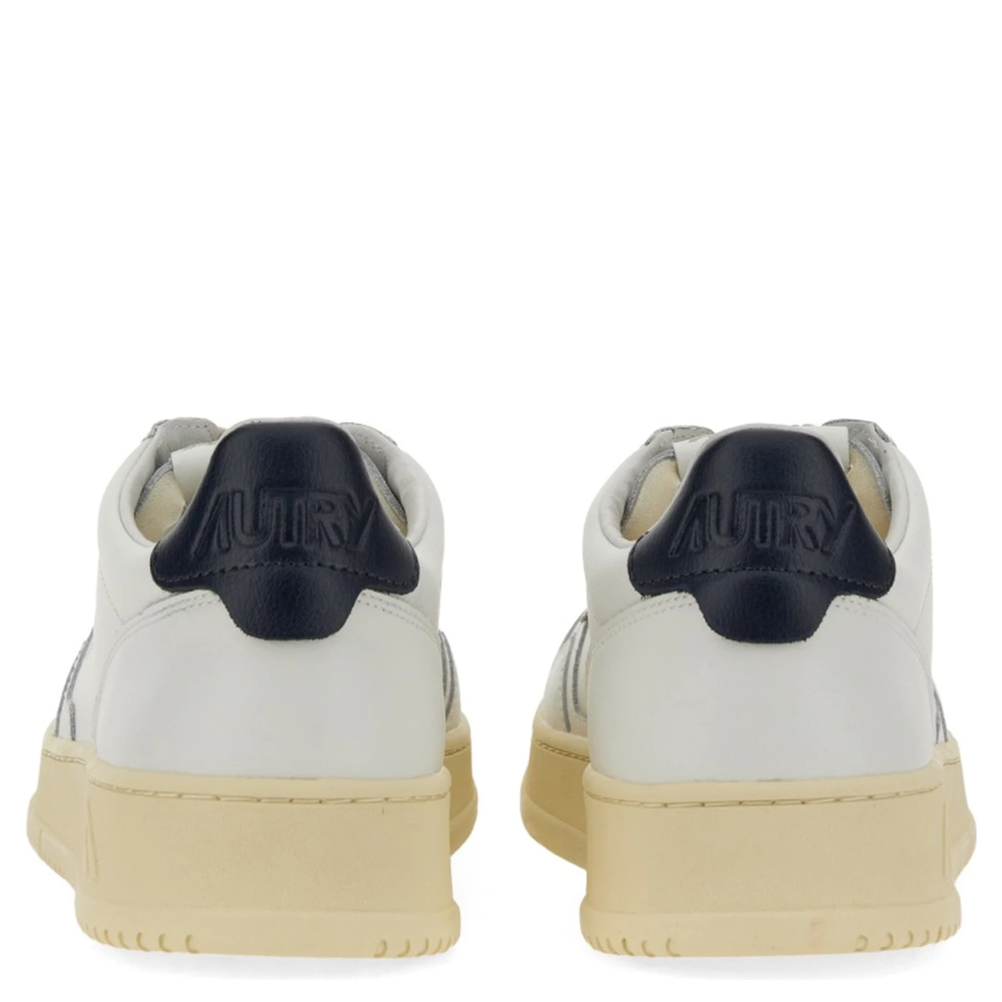 MEDALIST LOW SNEAKER