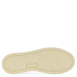MEDALIST LOW SNEAKER