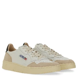MEDALIST LOW SNEAKER