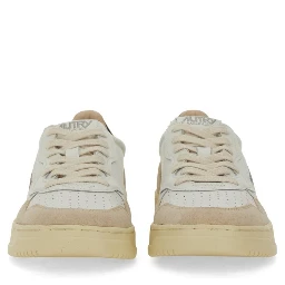 MEDALIST LOW SNEAKER