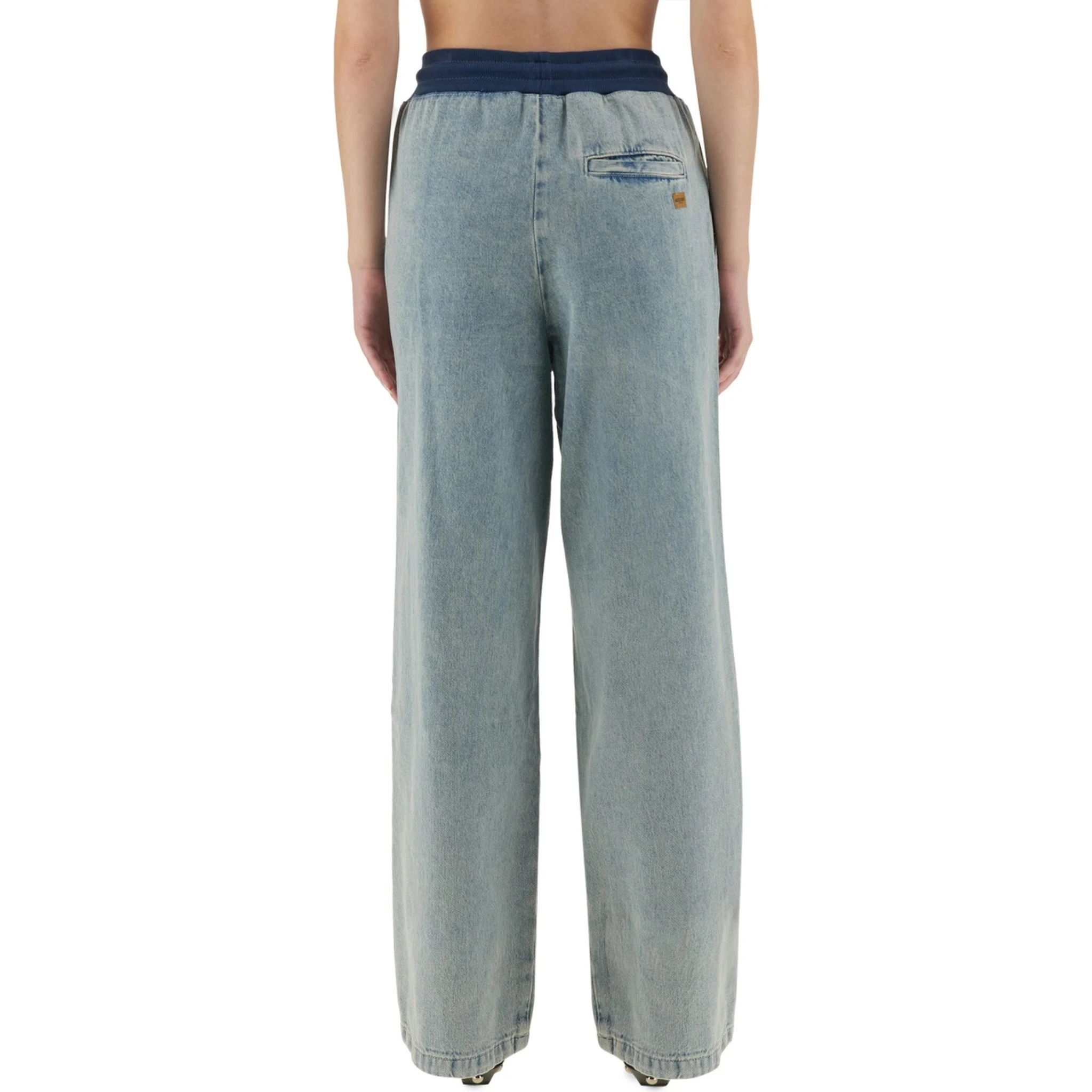 جينز من الدنيم