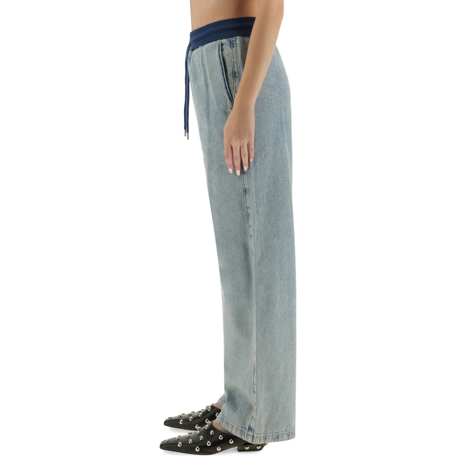 JEANS IN DENIM