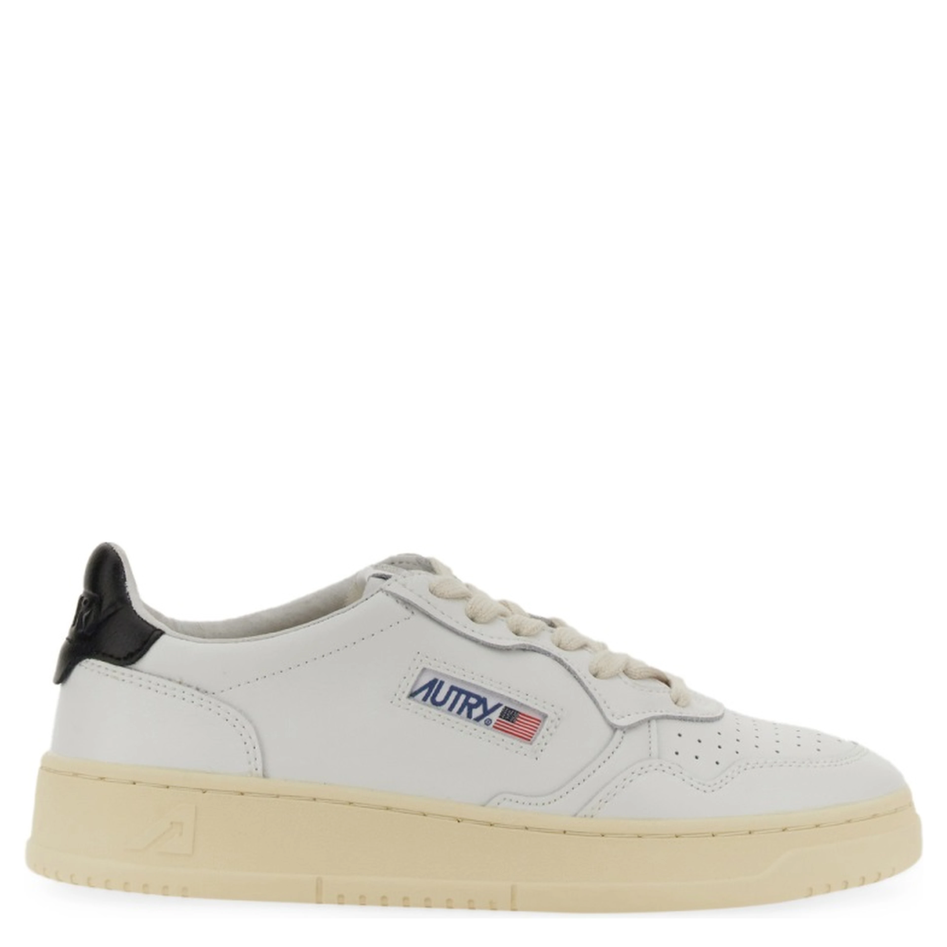MEDALIST LOW SNEAKER