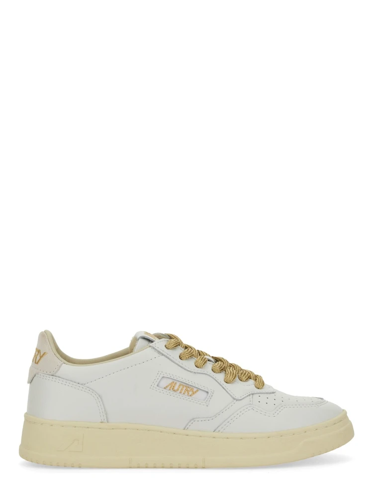 MEDALIST LOW SNEAKER