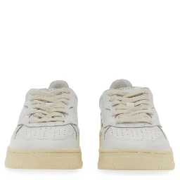MEDALIST LOW SNEAKER