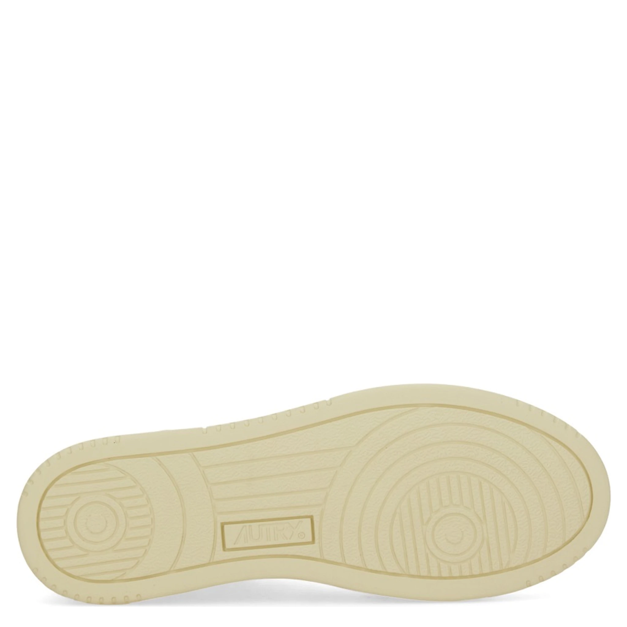 MEDALIST LOW SNEAKER