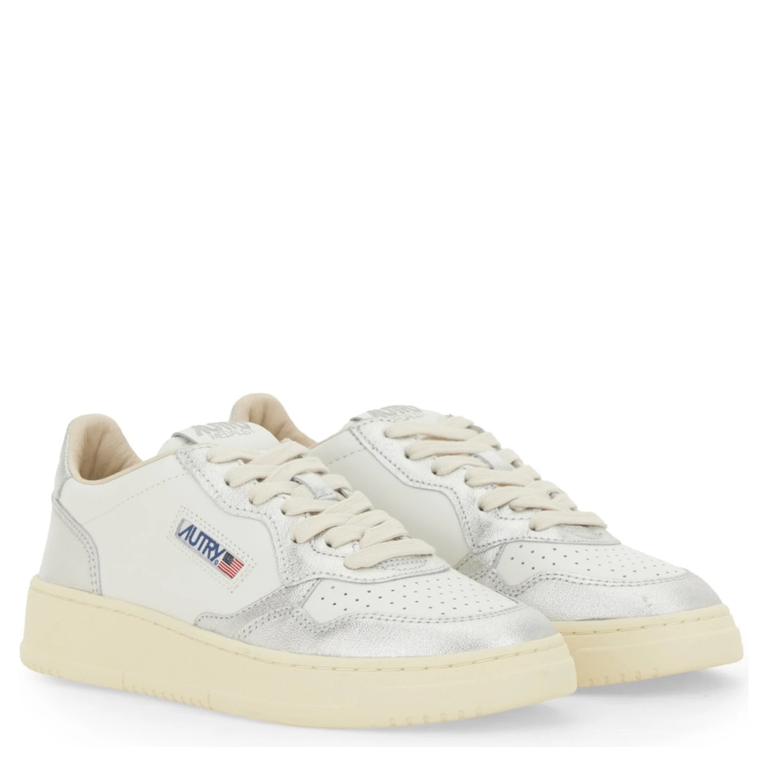 MEDALIST LOW SNEAKER