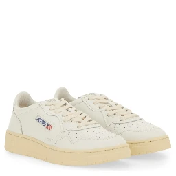 MEDALIST LOW SNEAKER