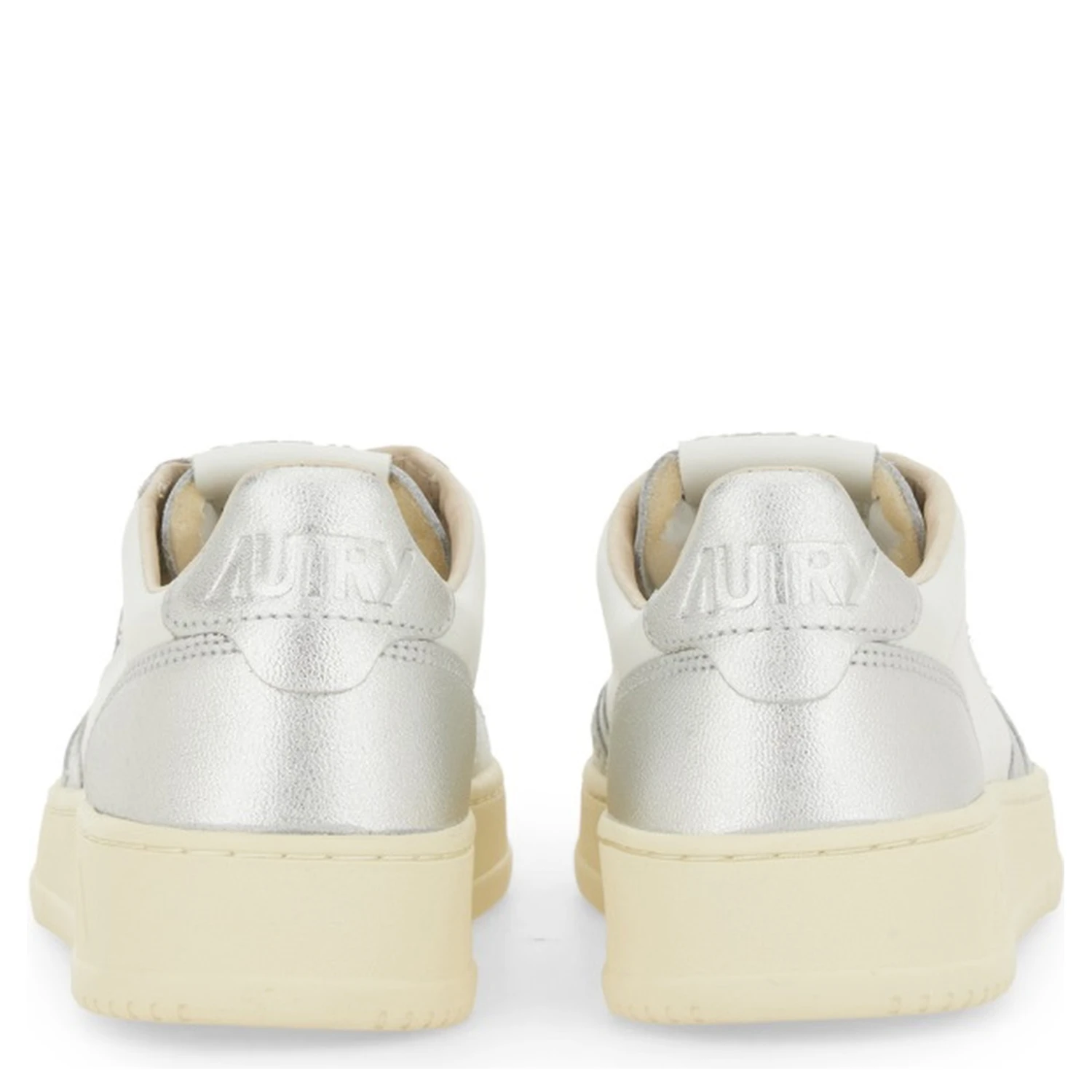 MEDALIST LOW SNEAKER
