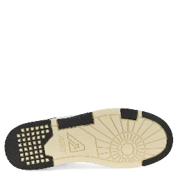 حذاء رياضي CLC