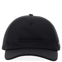 قبعة بيسبول بشعار