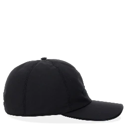 قبعة بيسبول بشعار