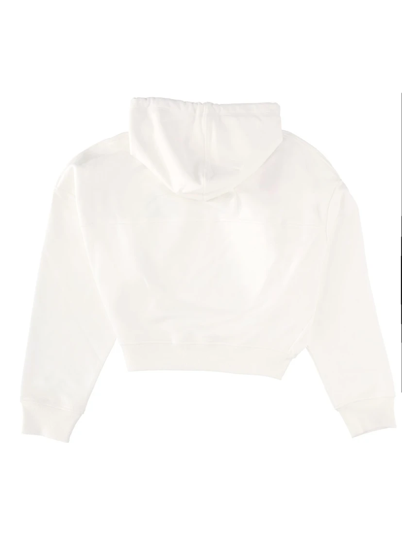 كنزة رياضية بشعار