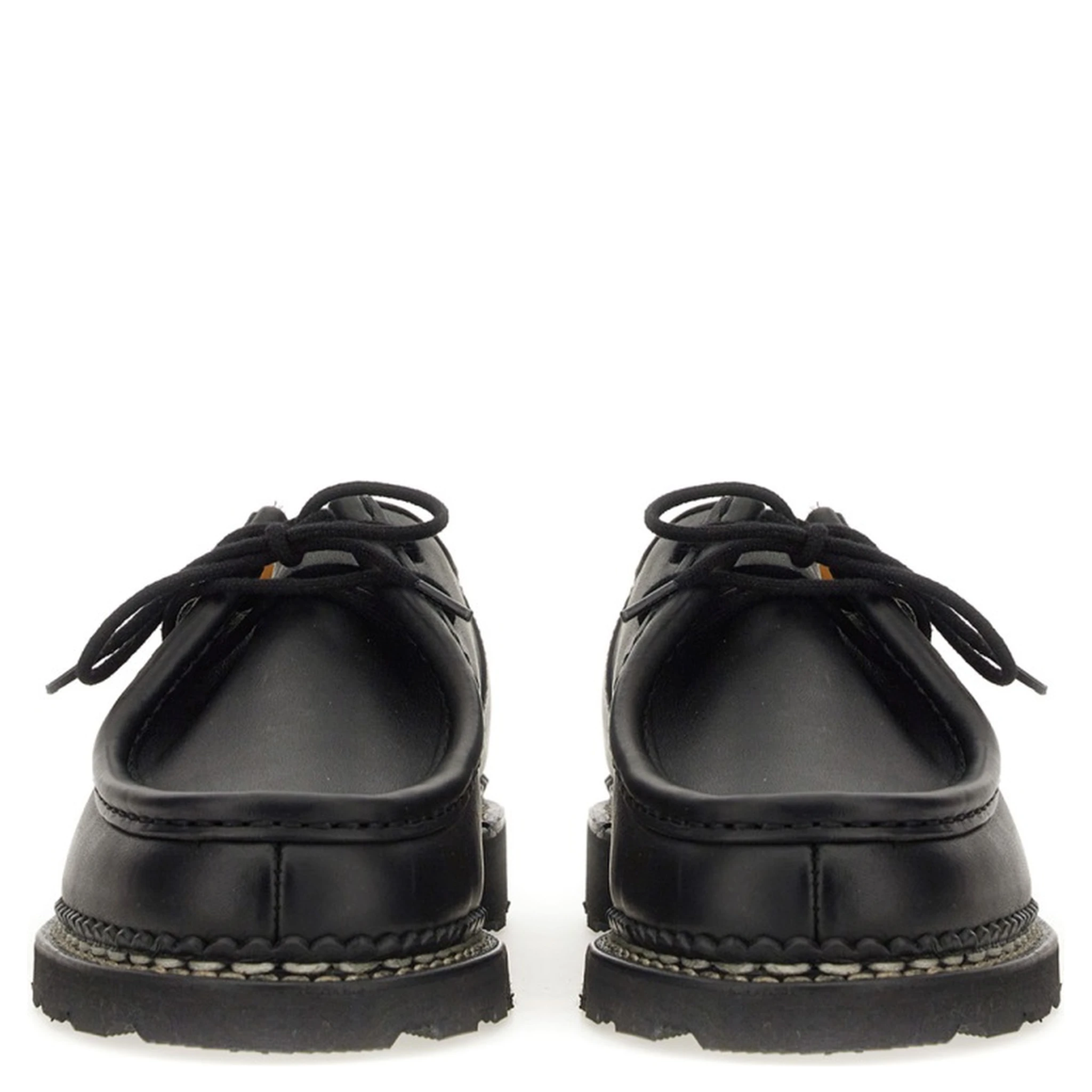 حذاء مايكل برباط وفتحتين