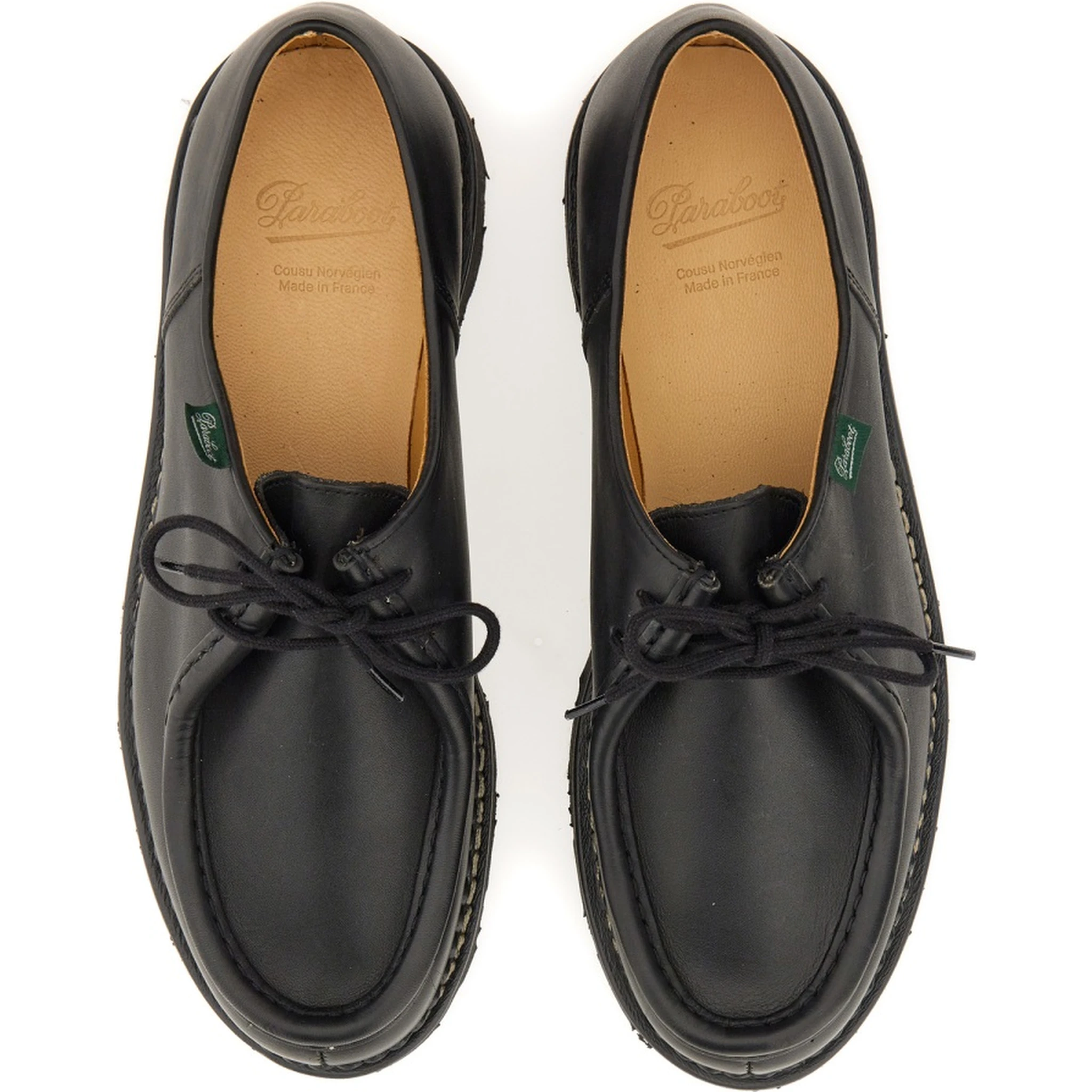 حذاء مايكل برباط وفتحتين